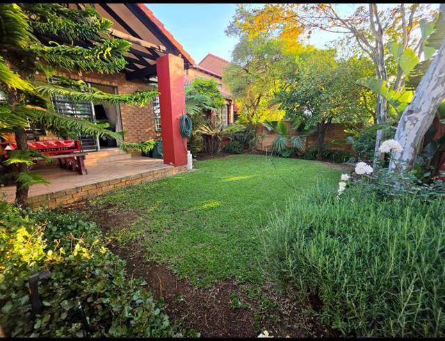 2 BEDROOM TOWNHOUSE FOR SALE IN MORELETAPARK